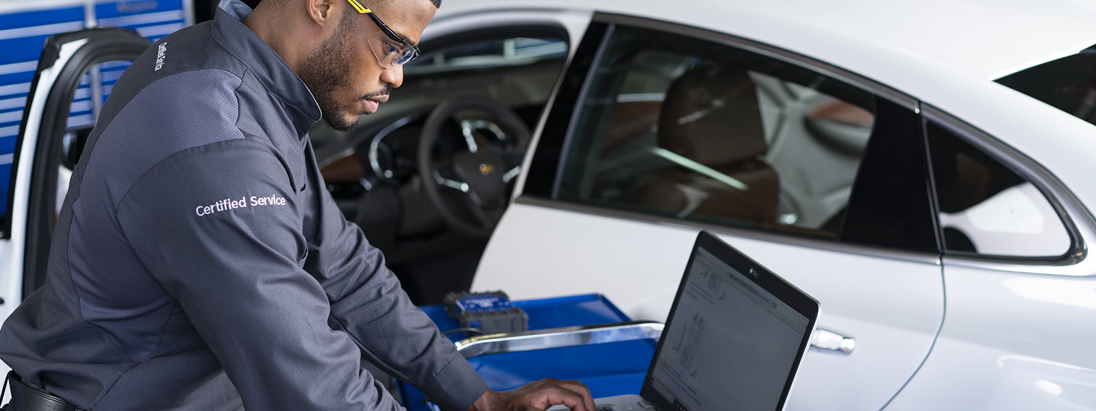 Chevrolet Buick GMC Service Department Serving Toronto Ontario and Surrounding Areas